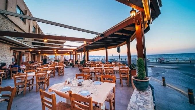 αντικριστό στην ταβέρνα Ξυλούρης στο Ηράκλειο